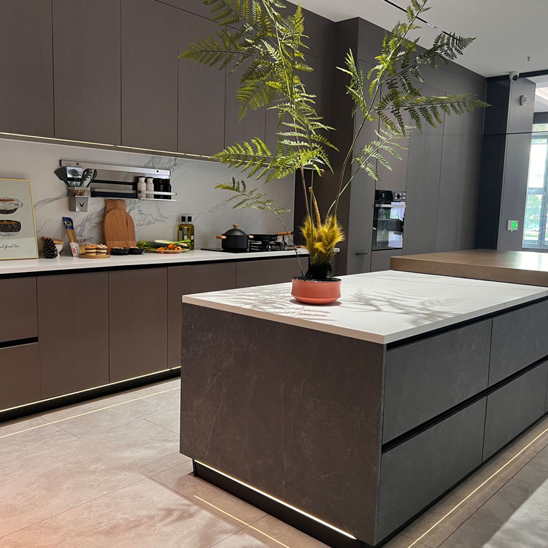 Bakit Pumili ng Modern Laminate Kitchen Cabinets para sa Iyong Tahanan?